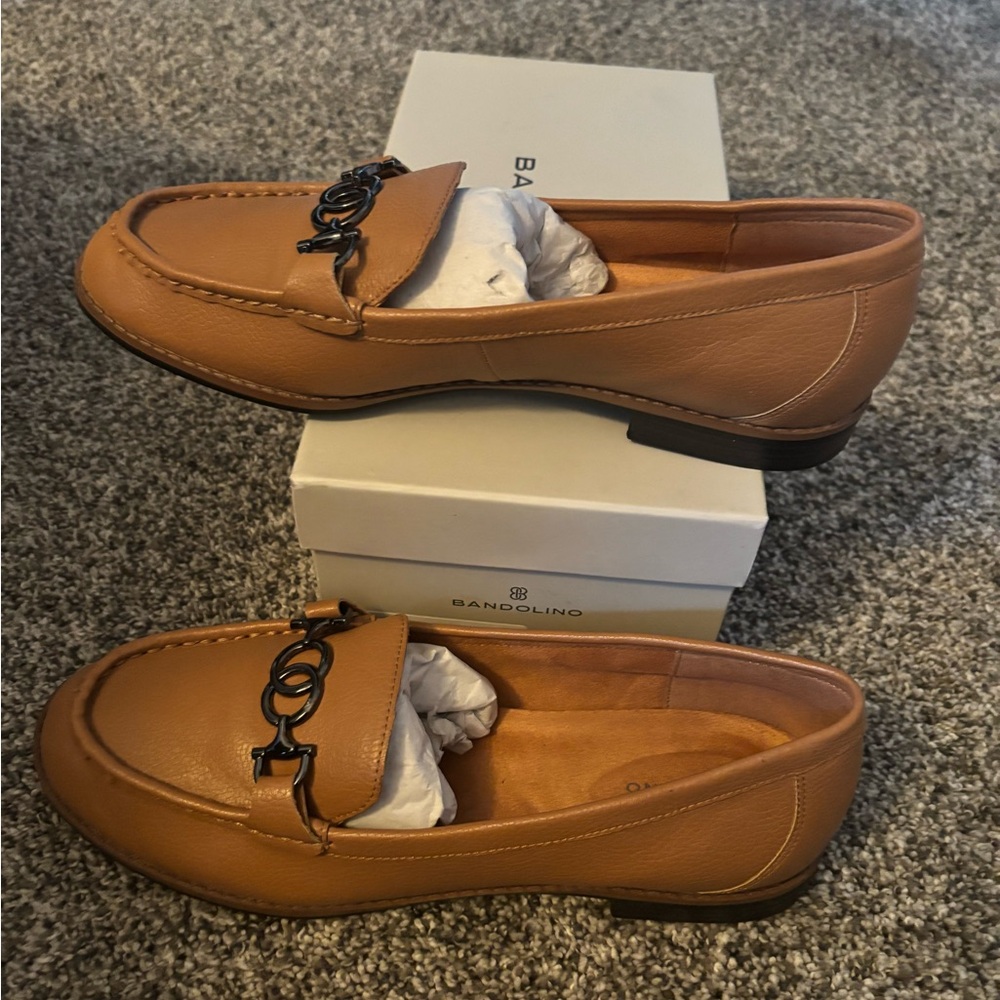 Bandolino Tan Leather Loafers with Chain Detail worn once